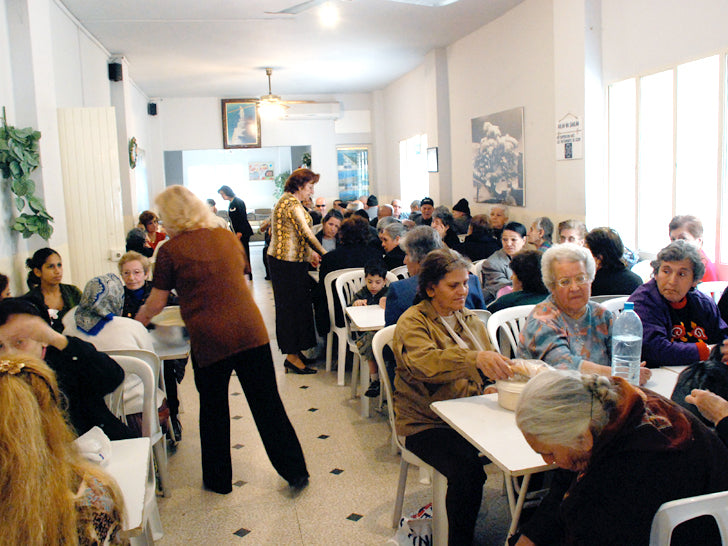Ski, Plant trees & Distribute meals in Lebanon